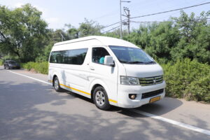 Foton 8 seater imported luxury van on rent in Delhi