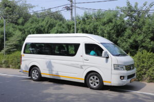 Foton 8 seater imported luxury van on rent in Delhi