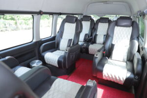 Foton 8 seater imported luxury van on rent in Delhi
