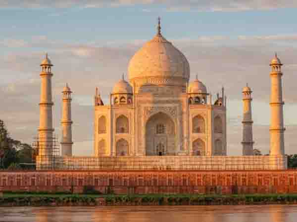 Luxury Cab and Bus Service in Delhi