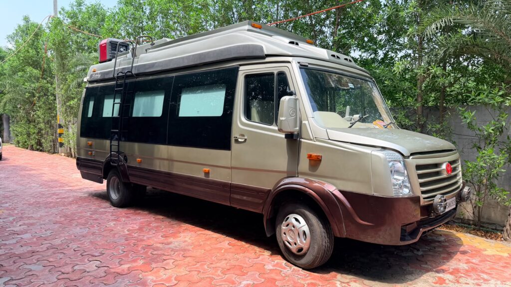 8 seater luxury caravan on rent in Delhi NCR